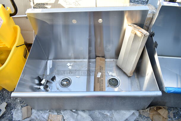 BRAND NEW SCRATCH AND DENT! Stainless Steel Commercial 2 Bay Sink. Bays 18x21x14 - Image 2 of 7