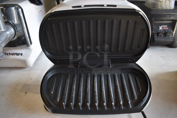 George Foreman Model GR12 Metal Countertop Grilling Machine. 120 Volts, 1 Phase. 12.5x9x5 - Image 4 of 5