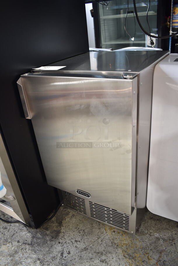 BRAND NEW SCRATCH AND DENT! Whynter MIM-14231SS Stainless Steel 14” Undercounter Automatic Marine Ice Maker 23lb Daily Output. 115 Volts, 1 Phase. Tested and Working! - Image 3 of 7