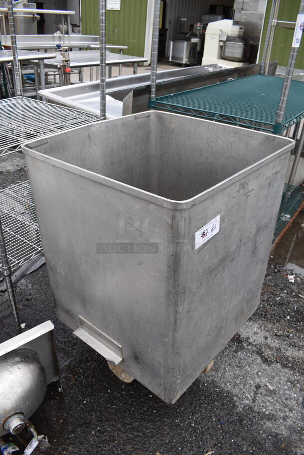Metal Bin on Casters. 26x26x38 - Image 2 of 3