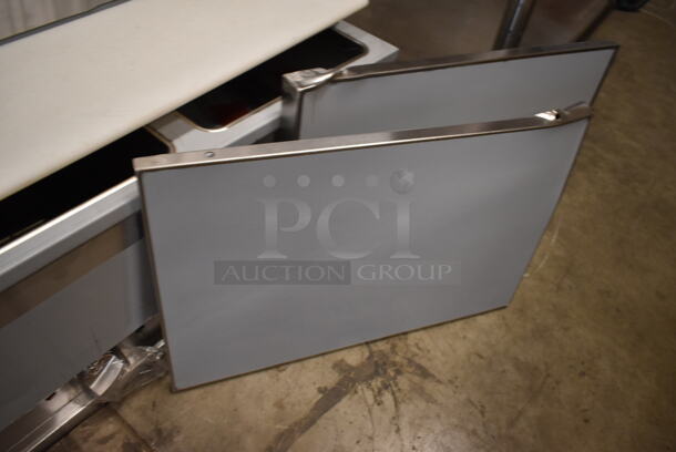 BRAND NEW SCRATCH AND DENT! 2023 ServIt 423EST4WOPBH Stainless Steel Four Pan Open Well Electric Steam Table with Partially Enclosed Base. 208/240 Volts, 1 Phase.  - Image 4 of 11