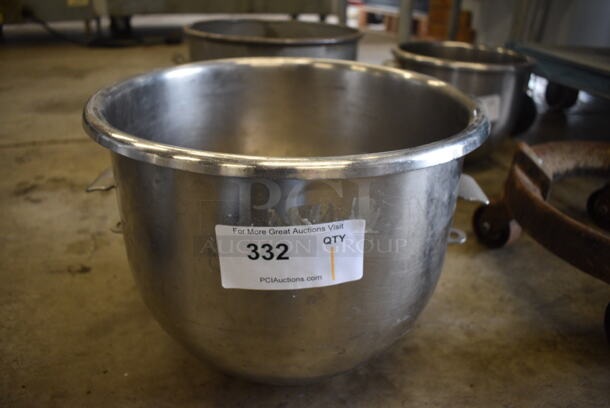 Stainless Steel Commercial 20 Quart Mixing Bowl. 15x14x11.5