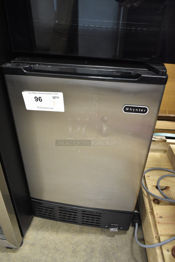 BRAND NEW SCRATCH AND DENT! Whynter UIM-155 15" Built In Ice Maker Machine Stainless Steel 12lb. 115 Volts, 1 Phase. Tested and Working! - Image 2 of 6