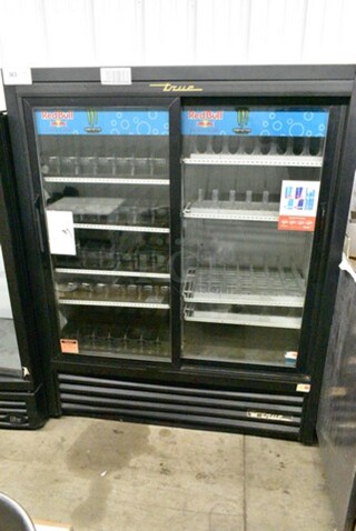 True GDM-41SL-60-LD ENERGY STAR Metal Commercial 2 Door Reach In Cooler Merchandiser w/ Poly Coated Racks and Drink Sliders. 115 Volts, 1 Phase. Tested and Working!