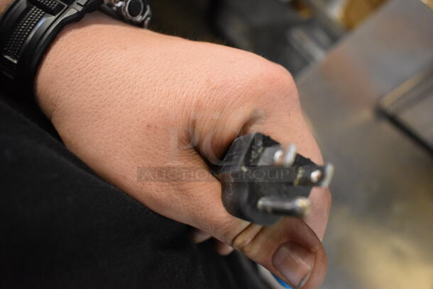 Curtis G4TP1S63A3100 Stainless Steel Commercial Countertop Coffee Machine w/ Hot Water Dispenser and Poly Brew Basket. 120/220 Volts, 1 Phase. - Image 5 of 5