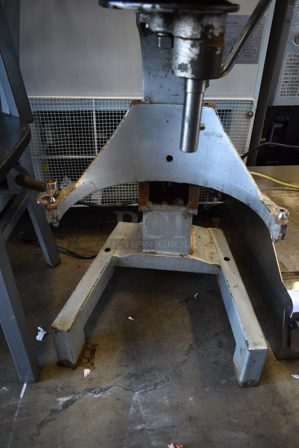 Hebvest SM30HD/7301 Metal Commercial Countertop Planetary Dough Mixer. 110 Volts, 1 Phase. Tested and Working! - Image 7 of 9