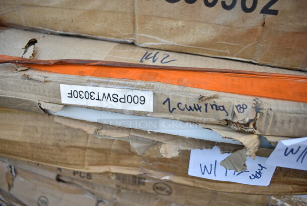 4 BRAND NEW SCRATCH AND DENT! Items; 600CR8 Regency FIFO Wire Can Rack, Regency 600PSWT3030F 30" x 30" Poly Table Top for 30" x 60" Poly Top Table without Backsplash, Regency 460SW3648 Spec Line 36" x 48" NSF Stainless Steel Wire Shelf. 4 Times Your Bid! May Be Missing Pieces.  - Image 5 of 6