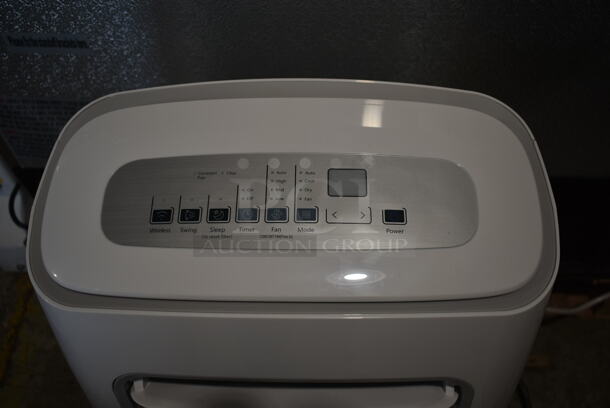 BRAND NEW SCRATCH AND DENT! Midea MAP12S1CWT 12,000 BTU Portable Air Conditioner, Dehumidifier & Fan w/ Original Accessories. 115 Volts, 1 Phase. Tested and Working! - Image 5 of 7