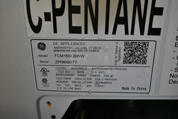 General Electric GE FCM16SLBWW Metal Chest Freezer w/ Hinge Lid. 115 Volts, 1 Phase. Tested and Powers On But Does Not Get Cold - Image 4 of 4