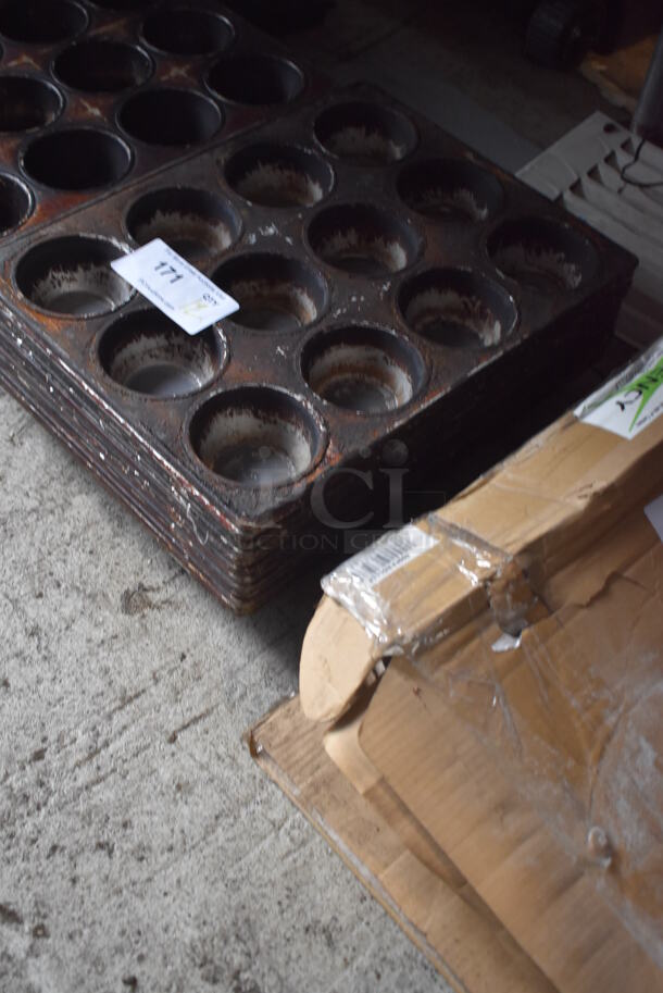 12 Metal 12 Cup Muffin Baking Pans. 12 Times Your Bid! - Image 3 of 3