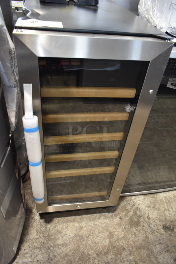 BRAND NEW SCRATCH AND DENT! Avanti WC3015S3S 15 Inch Wine Cooler with 6 Slide-Out Wine Shelves, 30 Bottle Capacity, One-Touch Dual Function Electronic Display. 115 Volts, 1 Phase. Tested and Working! - Image 4 of 7