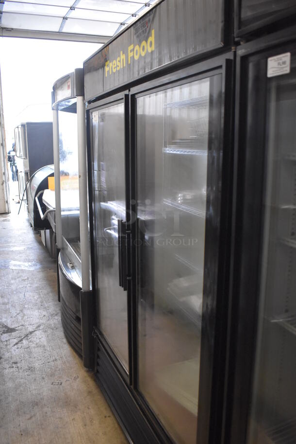 2011 True GDM-49 ENERGY STAR Metal Commercial 2 Door Reach In Cooler Merchandiser w/ Poly Coated Racks. 115 Volts, 1 Phase. 54x32x78. Tested and Powers On But Does Not Get Cold - Image 3 of 8