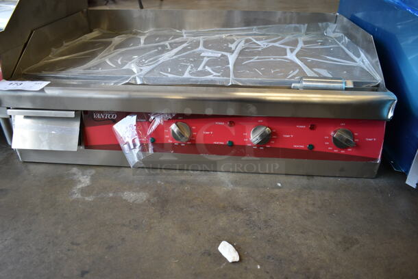 BRAND NEW SCRATCH AND DENT! 2023 Avantco 177EG30N Stainless Steel Commercial Countertop Electric Powered Flat Top Griddle. 208/240 Volts, 1 Phase. - Image 3 of 5