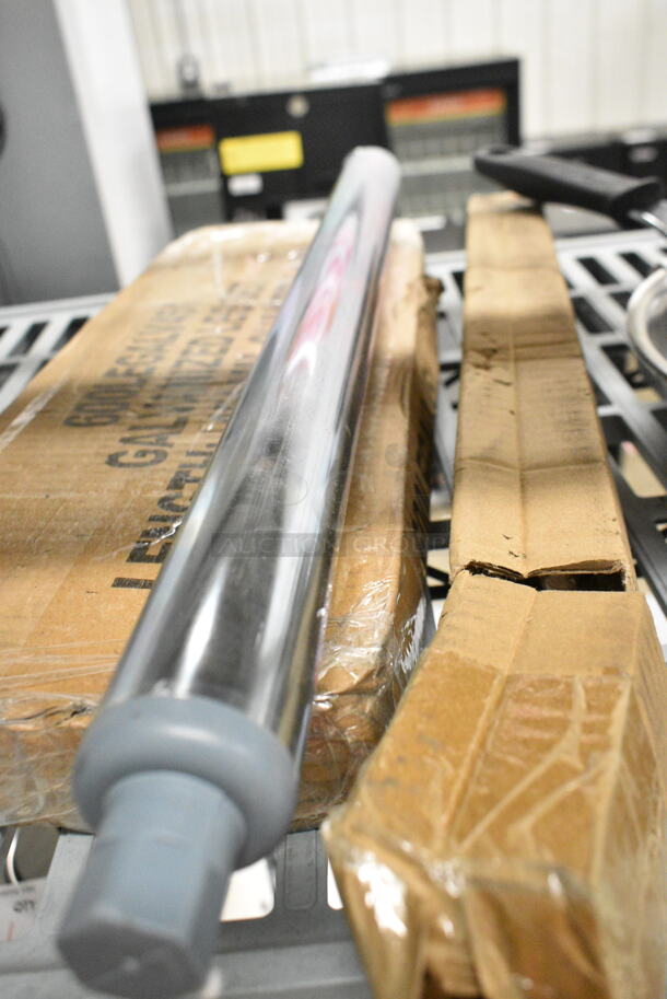 5 BRAND NEW SCRATCH AND DENT! Items Including Vollrath 353603-1 Tribute Fry Pan, Regency 600LEGALV451 Leg Set, Fry Scoop. 5 Times Your Bid!  - Image 7 of 10