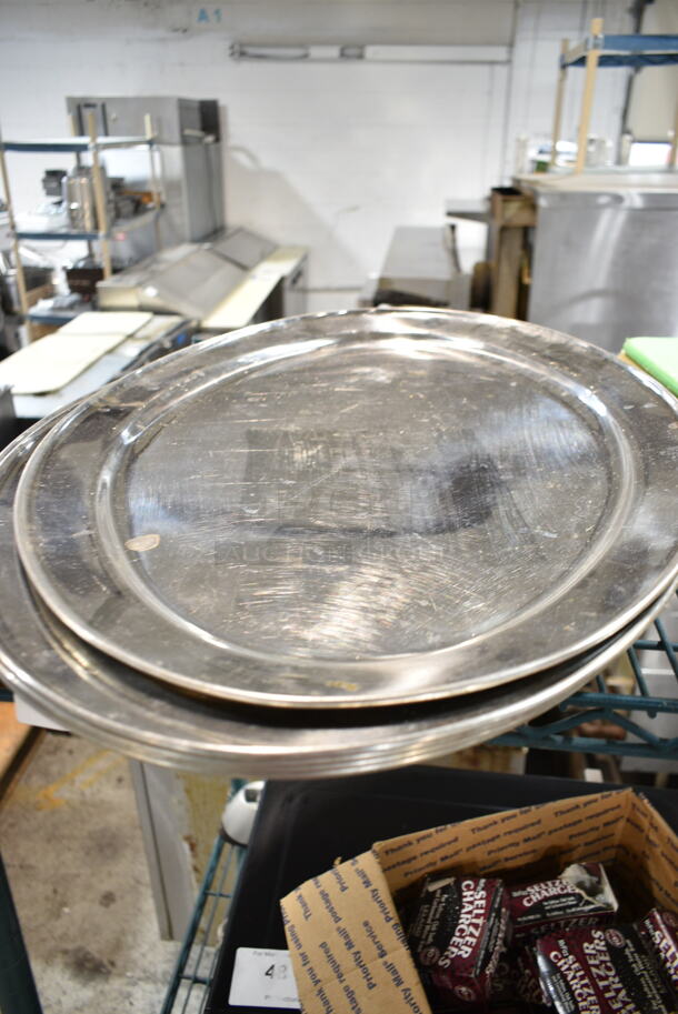 ALL ONE MONEY! Tier Lot of Various Items Including Poly Bin, Pizza Cone Holders, Cutting Boards and Round Trays.  - Image 7 of 8