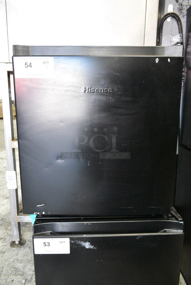 Hisense WMS017M6XBE Mini Cooler. 115 Volts, 1 Phase. Tested and Powers On But Does Not Get Cold - Image 1 of 5