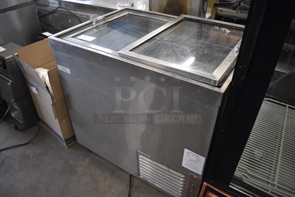 Nelson CG-9 Stainless Steel Commercial Chest Freezer Merchandiser on Commercial Casters. 115 Volts, 1 Phase. 37x27x38. Tested and Working! - Image 4 of 7