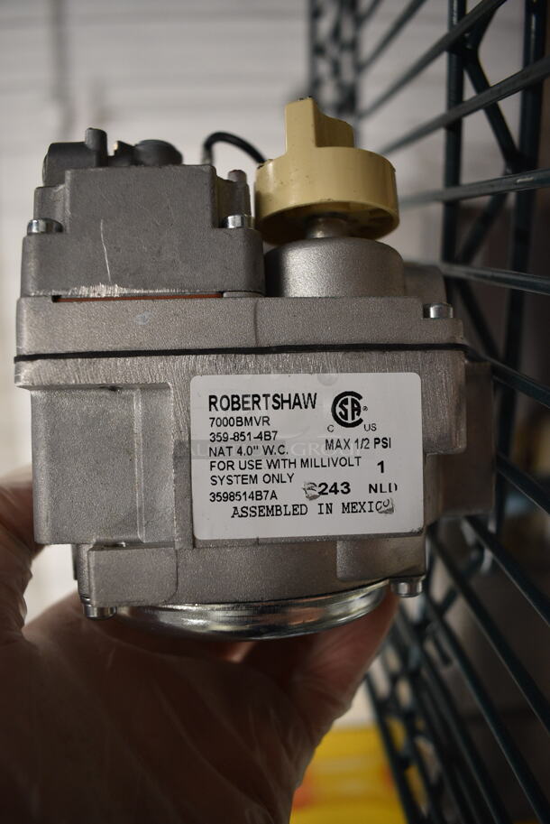 Robertshaw 700BMVR Metal Unit. 4x4.5x3 - Image 5 of 5