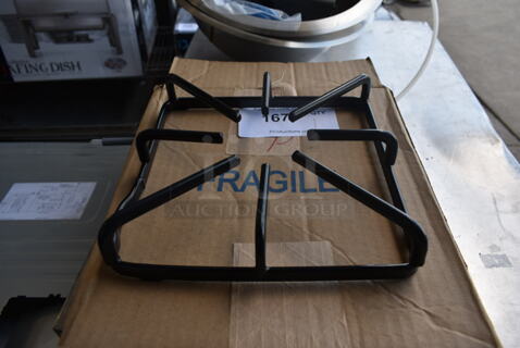 BRAND NEW IN BOX! Metal Spider Grate for Range.