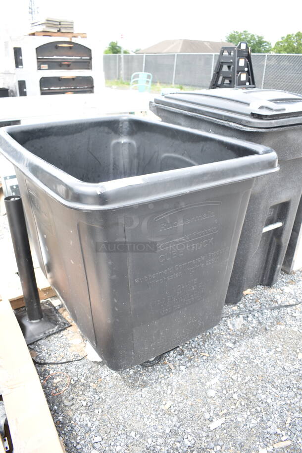 BRAND NEW SCRATCH AND DENT! Rubbermaid Black 16 Cu. Ft. Bulk Cube Truck (500 lb.) with Quiet Casters - Image 3 of 4
