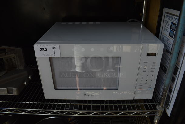 Magic Chef Model HMM1110W Countertop Microwave Oven w/ Plate. 120 Volts, 1 Phase. 20x14.5x12