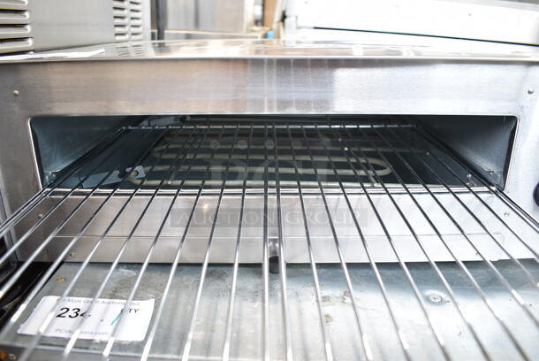 BRAND NEW SCRATCH AND DENT! Avantco 177CPO16TSGL Stainless Steel Countertop Pizza / Snack Oven with Adjustable Thermostatic Control and Glass Door. 120 Volts, 1 Phase. Tested and Working! - Image 4 of 6