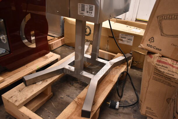 BRAND NEW SCRATCH AND DENT! 2024 Pro-Cut KG-32-XP Metal Commercial #32 Electric Meat Grinder with Stand. 220 Volts, 3 Phase.  - Image 9 of 12