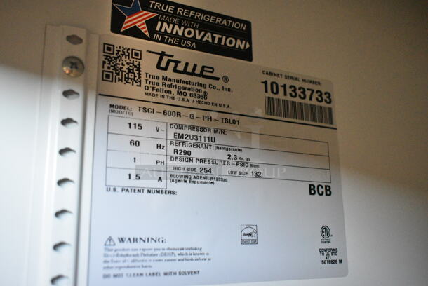 2021 True TSCI-600R-G-PH Metal Commercial Single Door Reach In Cooler Merchandiser w/ Poly Coated Racks. 115 Volts, 1 Phase. Tested and Working! - Image 6 of 6
