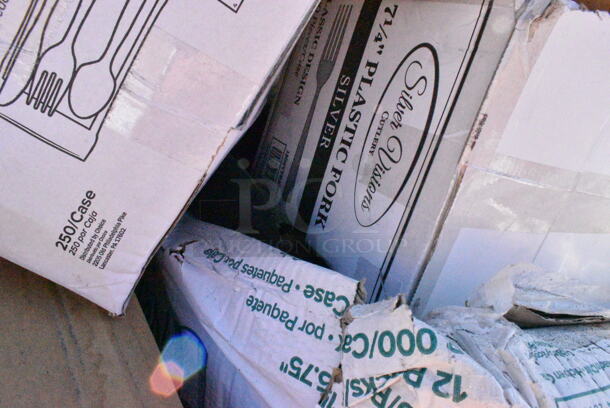 22 BRAND NEW Boxes Including 5008W Choice 8 oz. Tall White Poly Paper Hot Cup - 1000/Case, Dart 12J12 12 oz. White Customizable Foam Cup - 1000/Case, 760IC16PD Choice 16 oz. Polka Dot Paper Frozen Yogurt / Food Cup - 1000/Case, 346WKFSNM Choice Medium Weight White Wrapped Plastic Cutlery Set with Napkin - 250/Case, 5002WRAPNAPN EcoChoice WrapNap 2-Ply Natural Kraft 1/4 Fold Dinner Napkin 16" x 16", Dart PET16B PresentaBowls 16 oz. Clear Plastic Bowl , 394365L Noble Products Powder-Free Disposable Clear Vinyl Gloves for Foodservice - Large - 1000/Case, 50012RIPKRPE Choice 12 oz. Double Wall Ripple Kraft Paper Hot Cup - 500/Case, 5014046M1 Lavex Li'l Herc 45 Gallon 1.2 Mil 40" x 46" Low Density Medium-Duty Clear Can Liner / Trash Bag. 22 Times Your Bid!  - Image 10 of 12