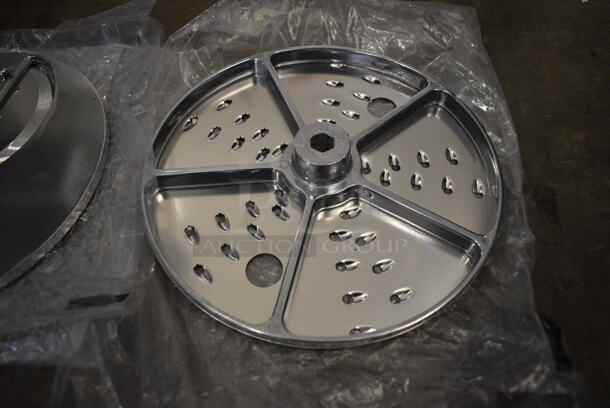 2 BRAND NEW! Metal Commercial Food Processor Blades; CAF14 Slicing Blade and CAF20 Grater. 8x8x2. 2 Times Your Bid! - Image 3 of 8