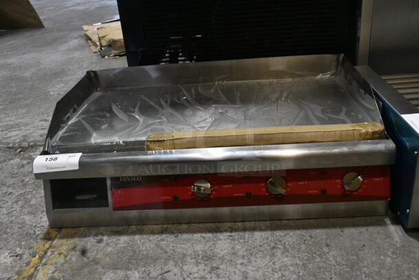 BRAND NEW SCRATCH AND DENT! Avantco 177EG30N Stainless Steel Commercial Countertop Electric Powered Flat Top Griddle. 208/240 Volts, 1 Phase.  - Image 2 of 7