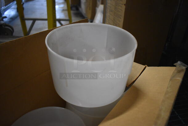 12 BRAND NEW IN BOX! Rubbermaid Poly Containers. 6.5x6.5x4. 12 Times Your Bid! - Image 3 of 4