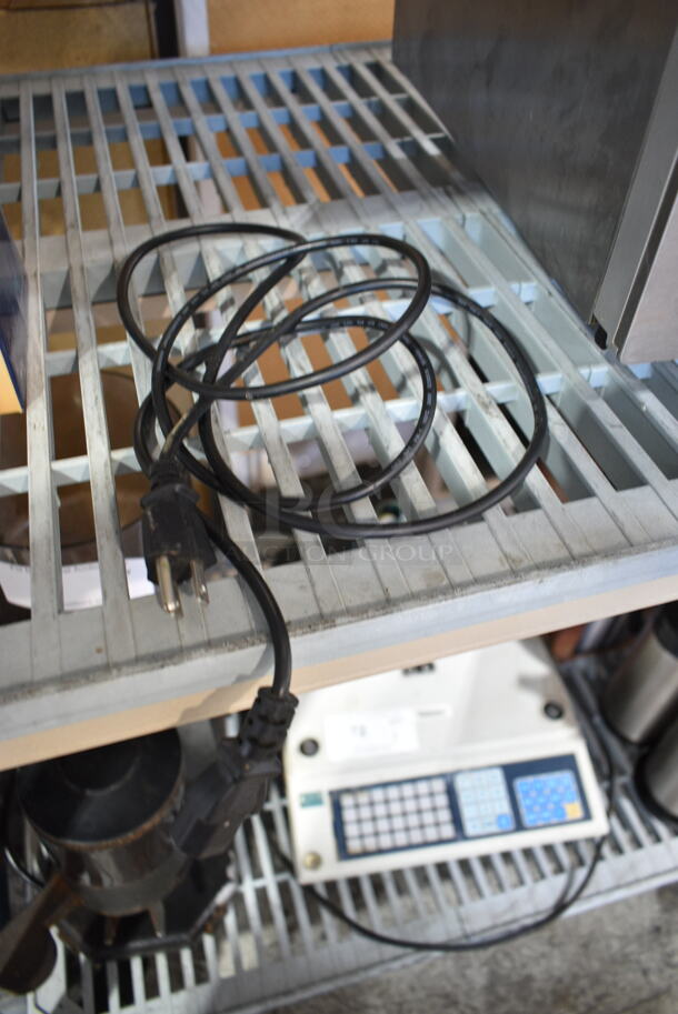 Bug Zapper. 120 Volts, 1 Phase. Tested and Working! - Image 3 of 4