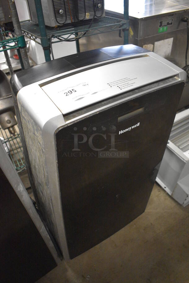Honeywell Model MM14CCS Portable Air Conditioner on Casters. 115 Volts, 1 Phase. 18x15x34. Tested and Working! - Image 2 of 4