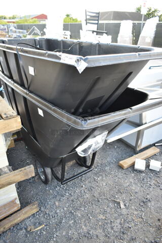 2 BRAND NEW SCRATCH AND DENT! Lavex 475AG102TBBK Black Poly 1 cu. yd. Tilt Truck. 2 Times Your Bid!