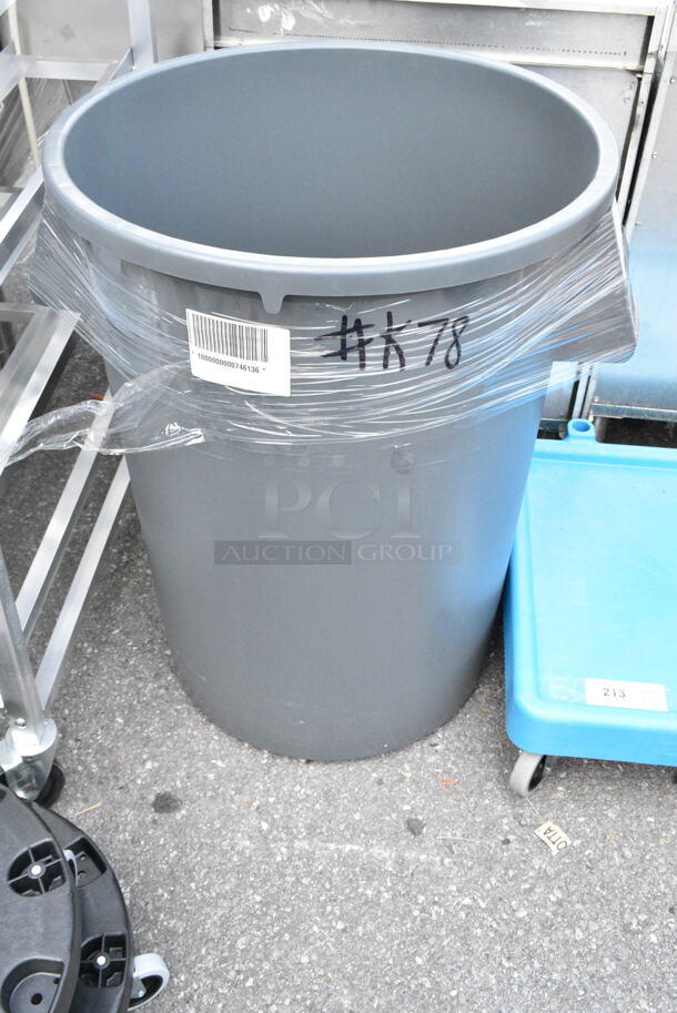 2 BRAND NEW! Gray Poly Trash Cans w/ 2 Trash Can Dollies. 2 Times Your Bid! - Image 5 of 6