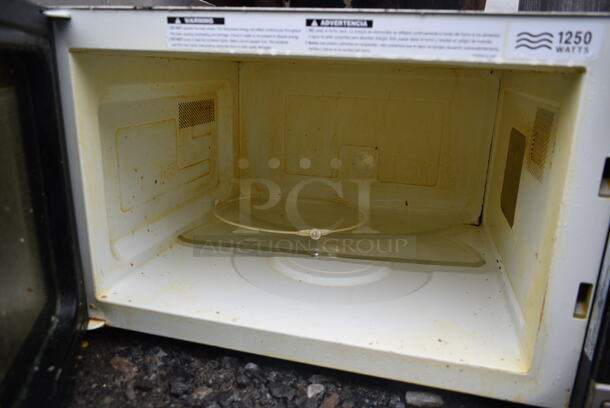 Panasonic Countertop Commercial Microwave Oven. - Image 3 of 5