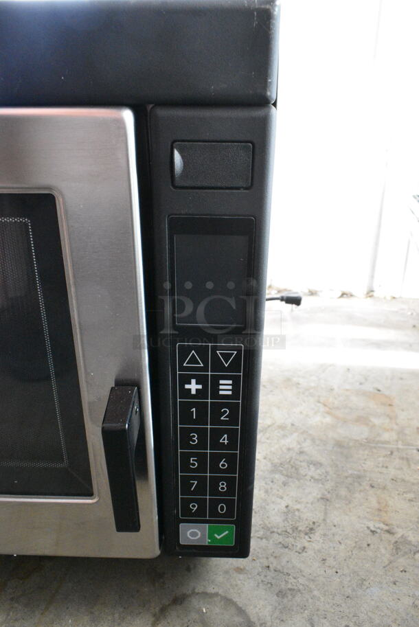 BRAND NEW SCRATCH AND DENT! 2024 Amana RC17S2 Stainless Steel Commercial Countertop Microwave Oven. 208/240 Volts. - Image 4 of 8
