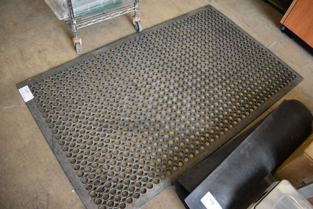 Black Anti Fatigue Floor Mat. 61x36.5 - Image 2 of 3