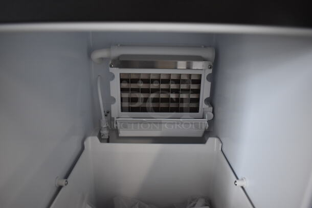 BRAND NEW! Whynter UIM-502SS Stainless Steel Self Contained Ice Machine. 115 Volts, 1 Phase. 15x24x33 - Image 6 of 8