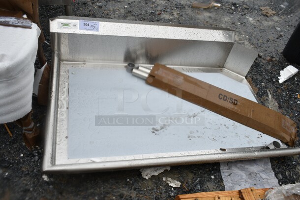 BRAND NEW SCRATCH AND DENT! Regency 600CDT48L 16 Gauge 4' Clean Dish Table - Left Drainboard - Image 2 of 5