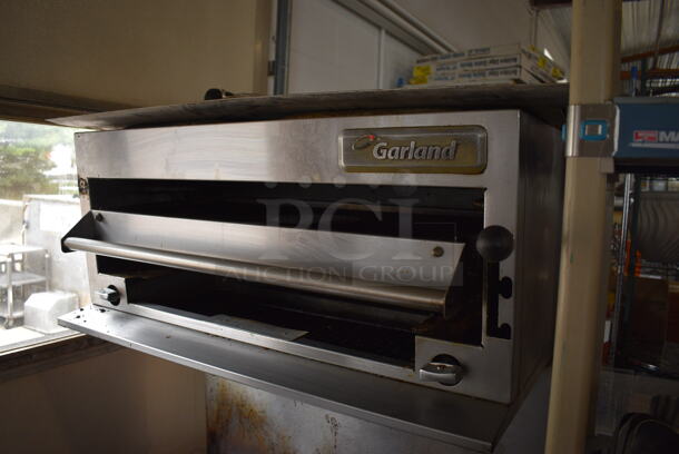 Garland SunFire Stainless Steel Commercial Natural Gas Powered 6 Burner Range w/ Oven, Salamander Cheese Melter and Backsplash. 36x34x70 - Image 2 of 5