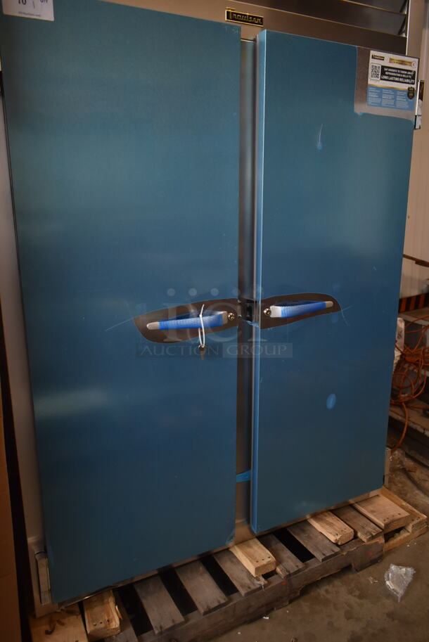 BRAND NEW SCRATCH AND DENT! 2023 Traulsen G20010 Stainless Steel Commercial 2 Door Reach In Cooler w/ Poly Coated Racks. 115 Volts, 1 Phase. Tested and Working! - Image 4 of 8
