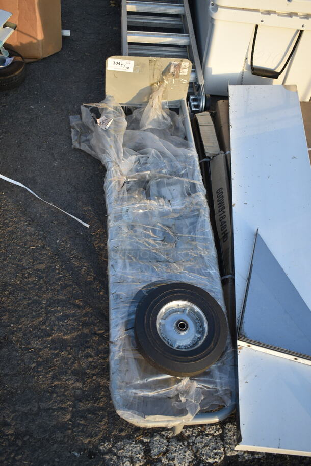 Lavex 503HDTH600GR 600 lb. Gray Hand Truck With 10" Solid Rubber Wheels - Image 1 of 5