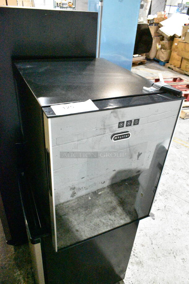 BRAND NEW SCRATCH AND DENT! Whynter WC-201TD 20 Bottle Thermoelectric Wine Cooler Merchandiser. 115 Volts, 1 Phase. Tested and Working! - Image 2 of 7