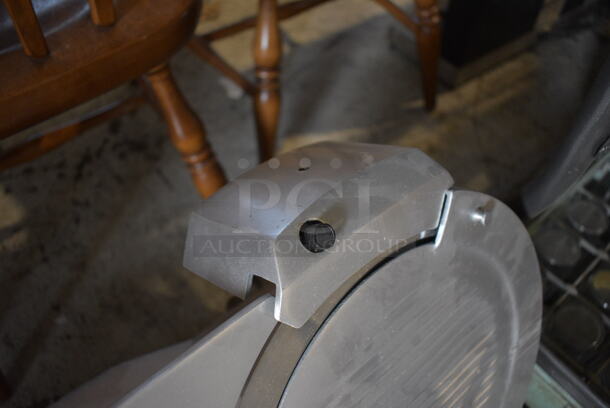 Globe Chefmate Stainless Steel Commercial Countertop Meat Slicer. 25x18x19. Tested and Does Not Power On - Image 4 of 6