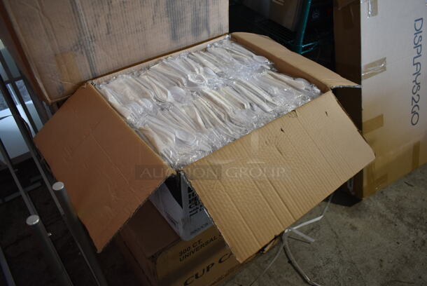 BRAND NEW Box of Visions Individually Wrapped Heavy Weight Plastic Cutlery Packs. - Image 2 of 4