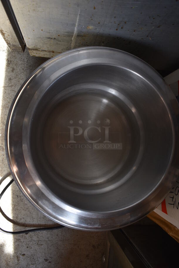IN ORIGINAL BOX! Avantco S600 Metal Commercial Countertop Soup Kettle Food Warmer. 110 Volts, 1 Phase. 15.5x15.5x17. Tested and Working! - Image 3 of 5