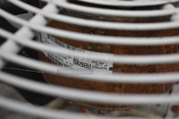 Metal Commercial Air Conditioner. 208/230 Volts, 1 Phase.  - Image 4 of 4