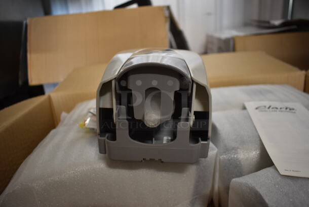 Box of 12 BRAND NEW! Betco Clario Foaming White Soap Dispensers. - Image 5 of 5